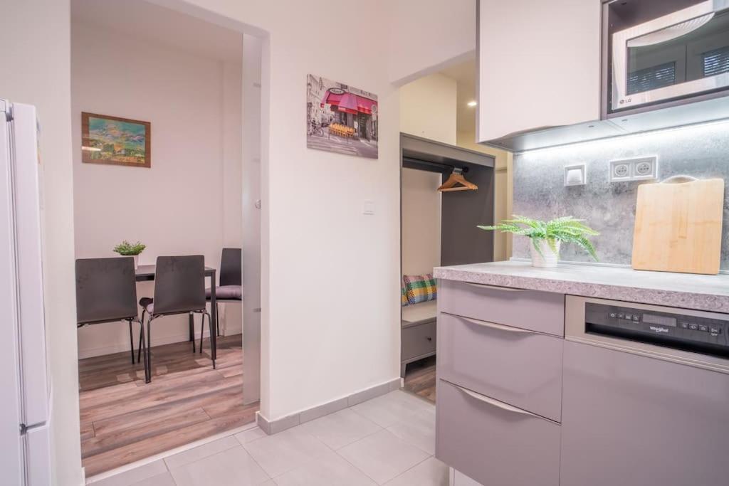 Sukromny Staromestsky Apartman V Uzasnej Lokalite/Cozy Old-Town Apartment In A Great Neighborhood ブラチスラヴァ エクステリア 写真